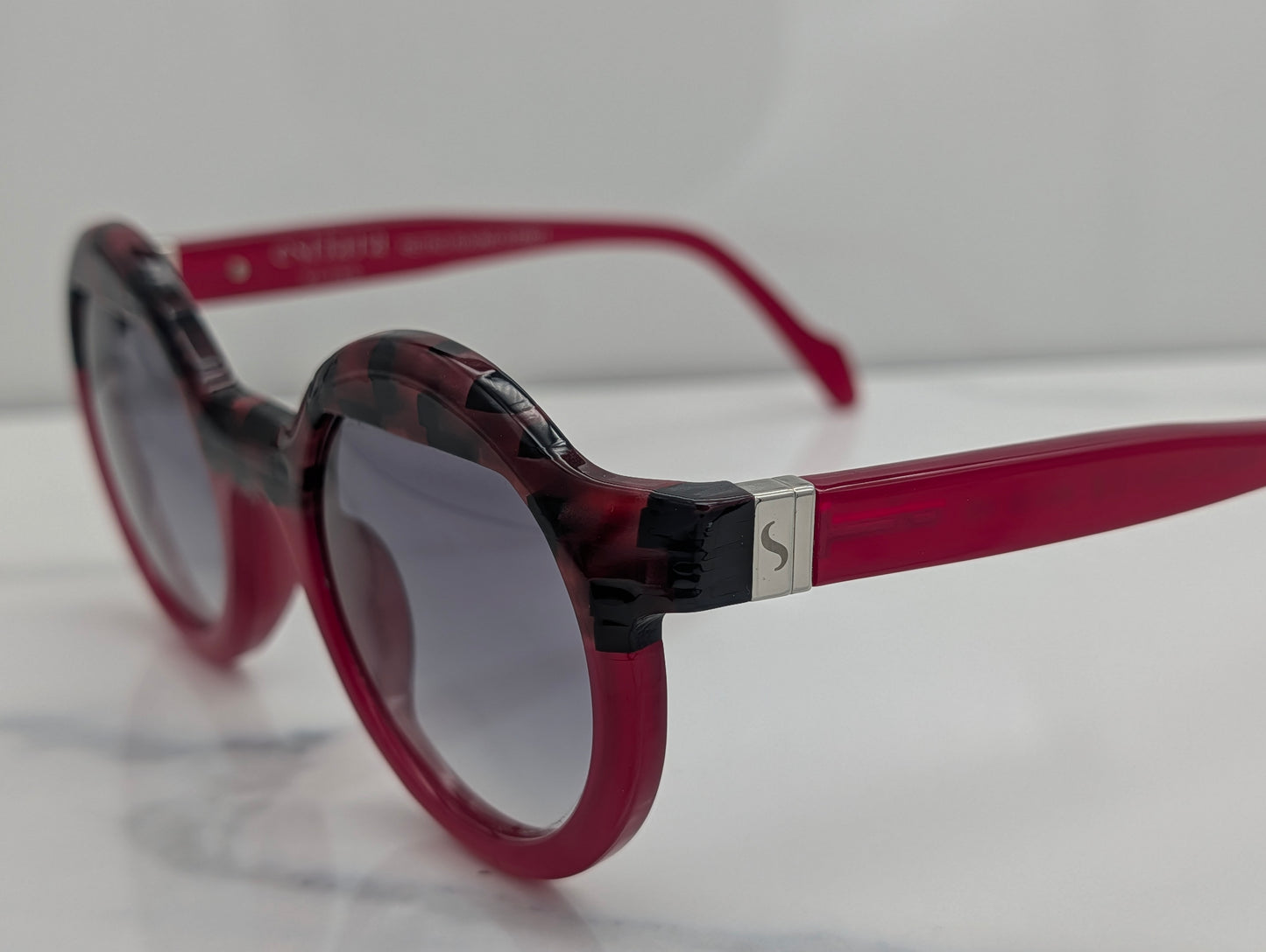 Estiara Milano – Retro Round STR621