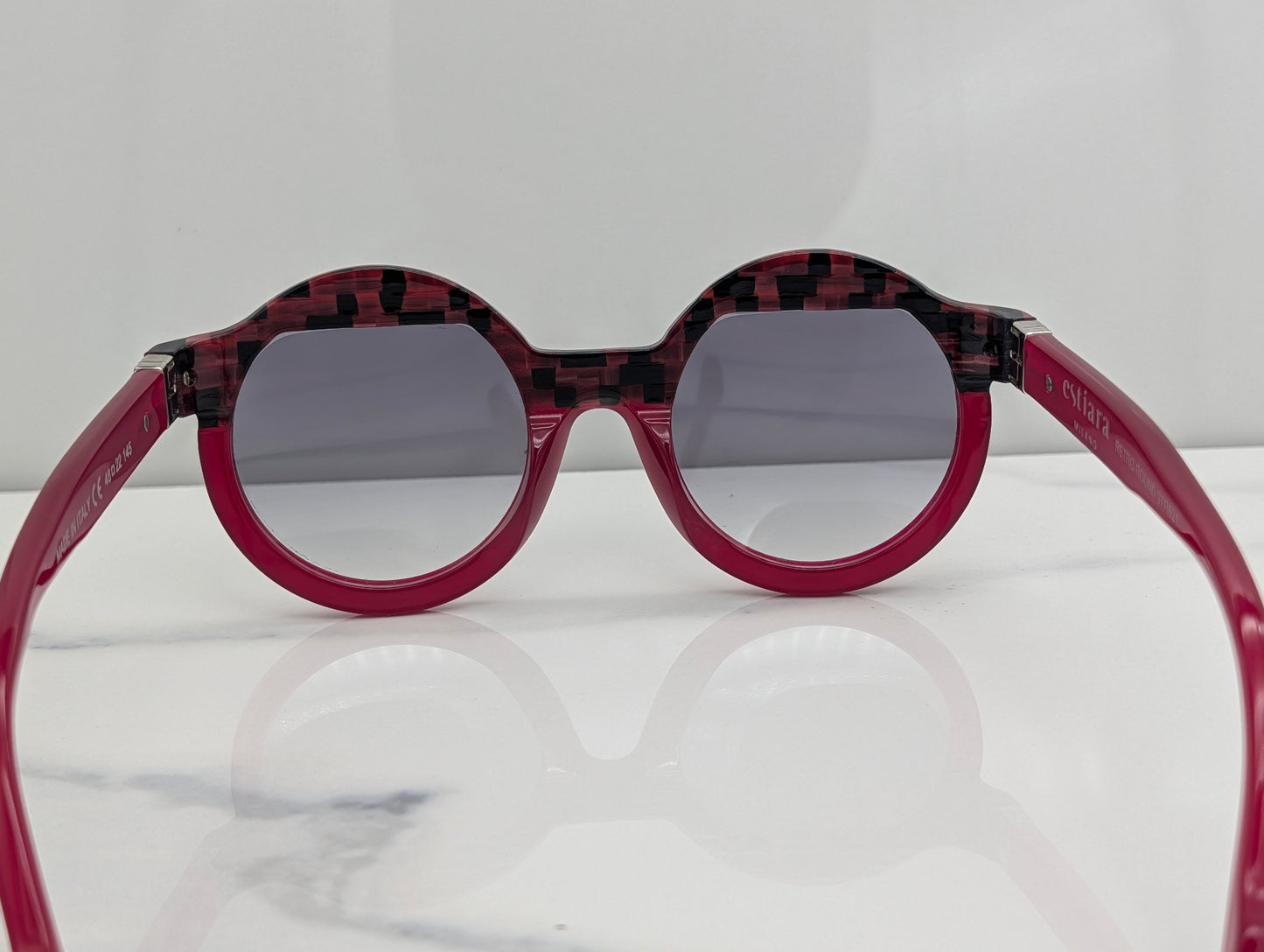 Estiara Milano – Retro Round STR621